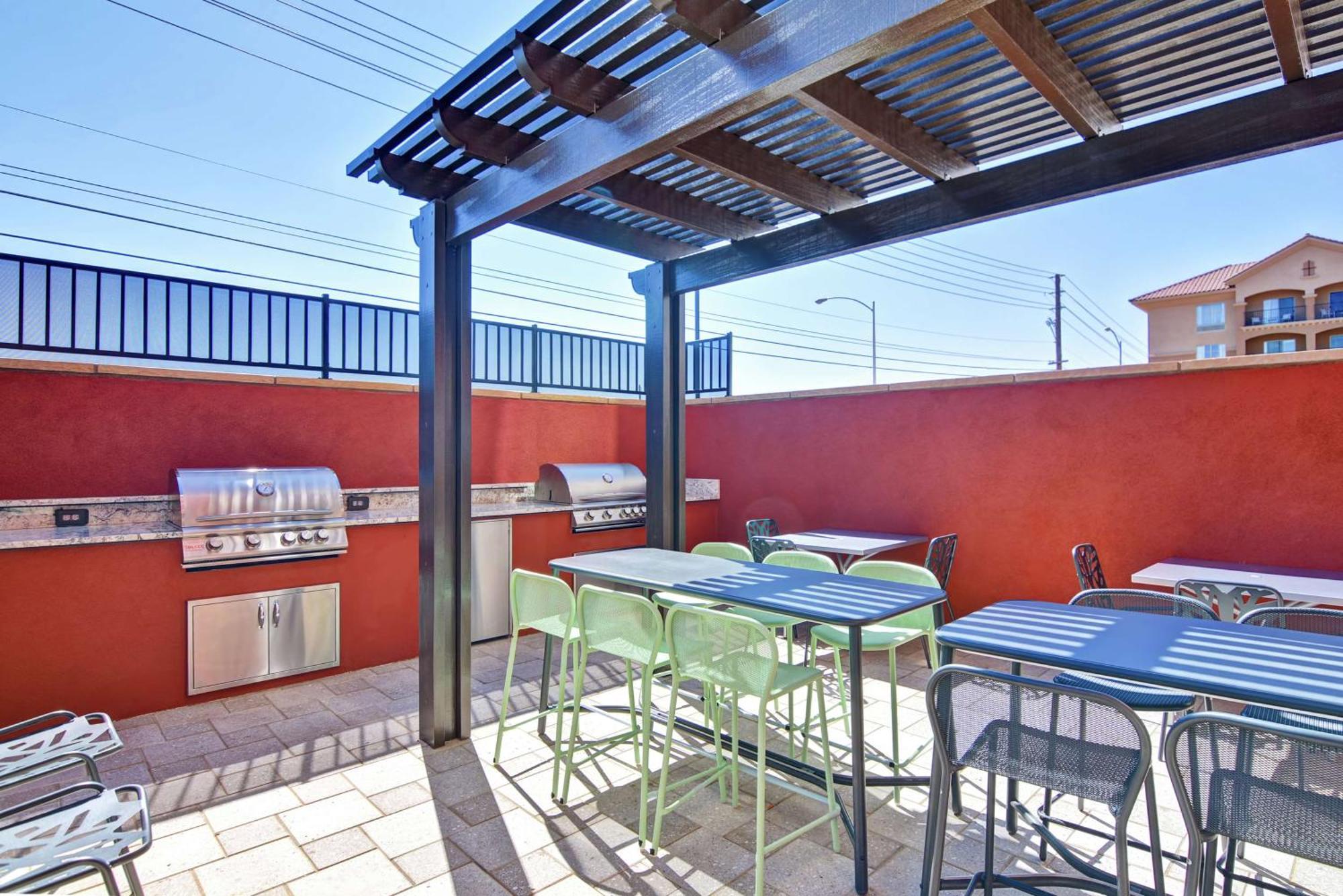 Home2 Suites By Hilton Las Vegas Strip South Екстериор снимка