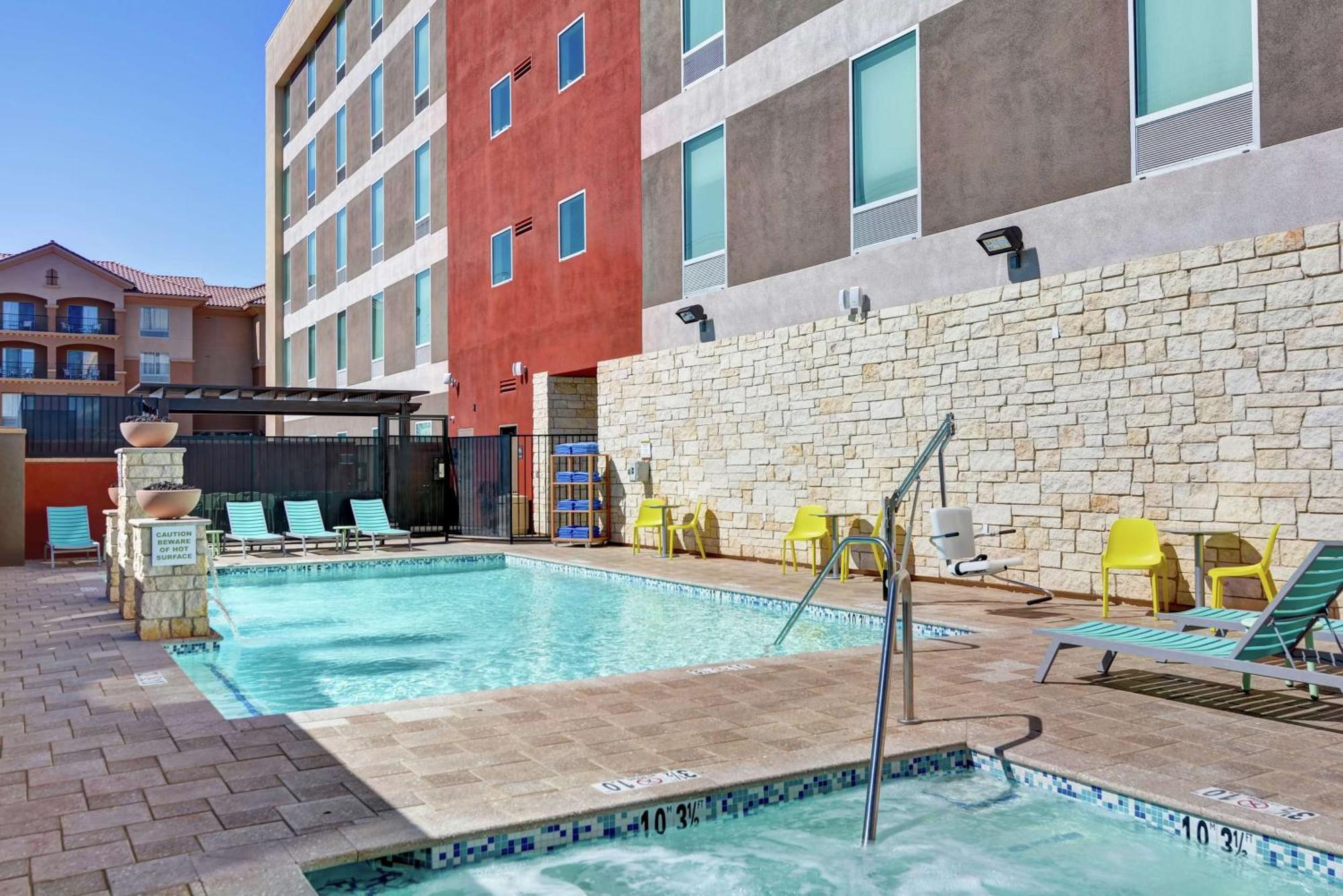 Home2 Suites By Hilton Las Vegas Strip South Екстериор снимка